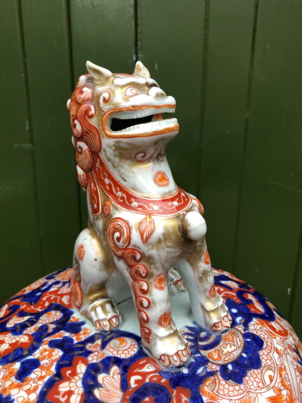 A magnificent large-scale C19th Japanese Meiji period porcelain vase and cover decorated in the Imari palette. View V