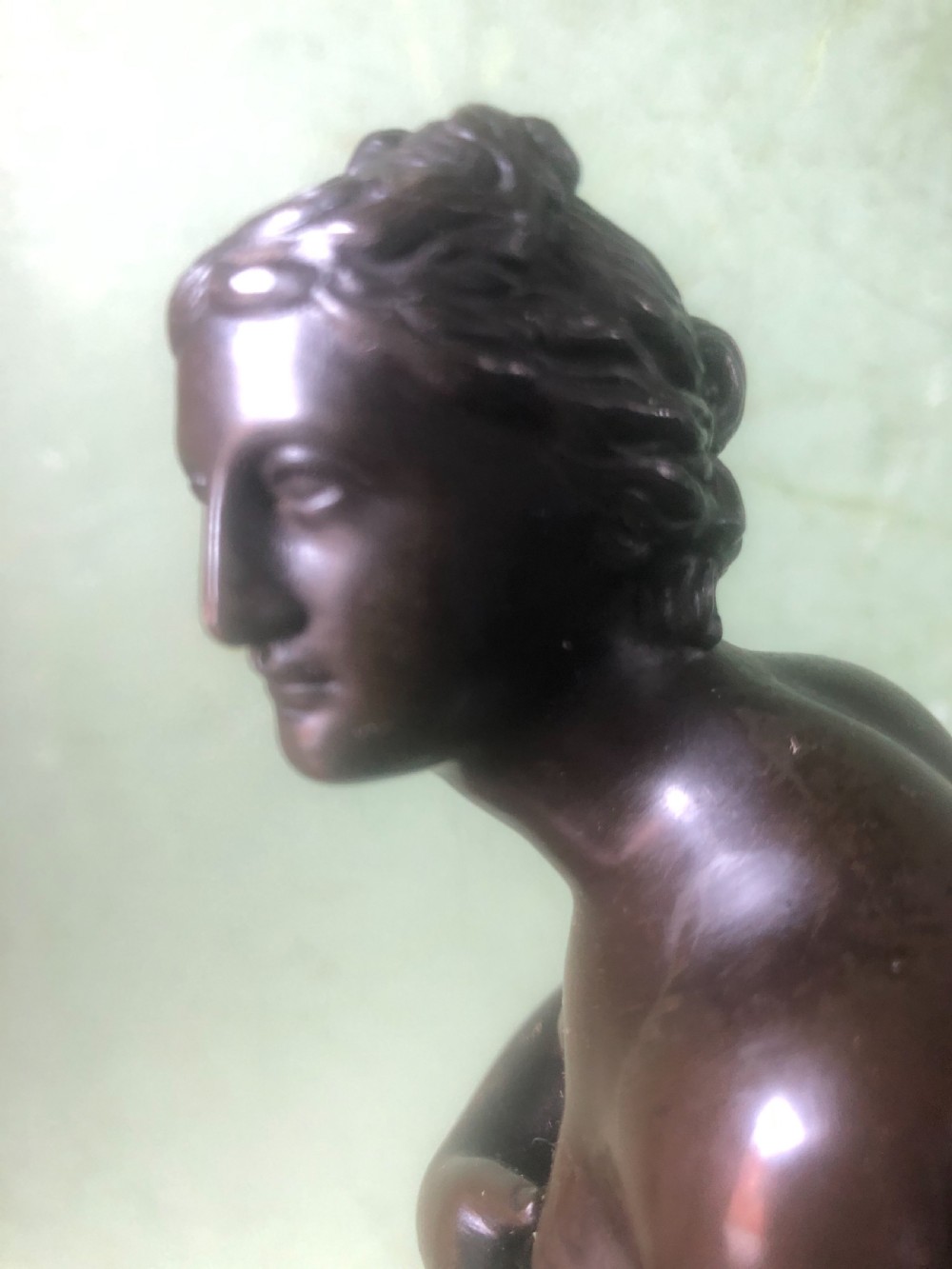 C19th Italian classical bronze sculpture ‘Venus Pudica’ on a marble base. View VII