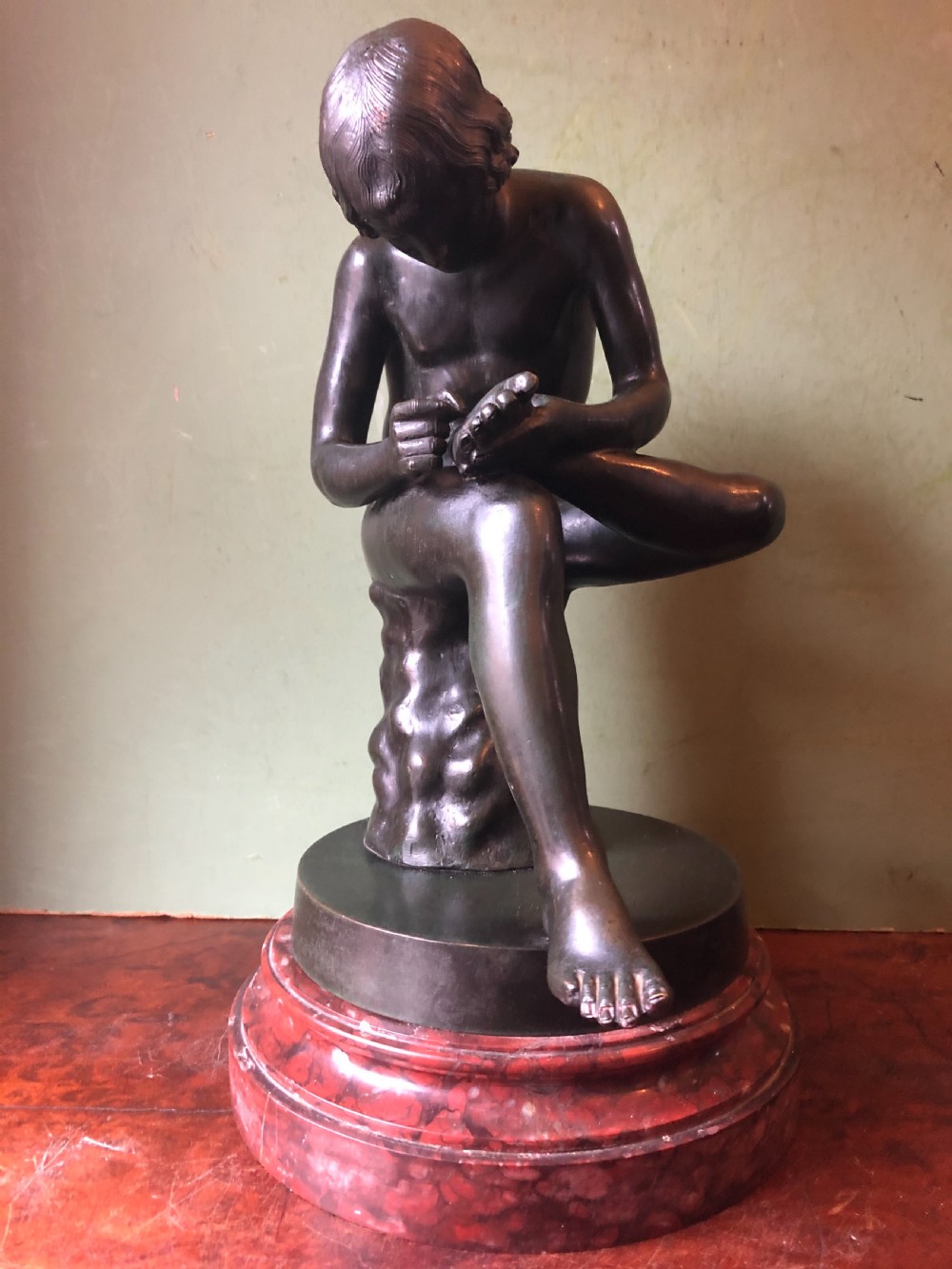 Late C19th Italian bronze ‘Grand Tour’ souvenir reduction sculpture after the antique , “Lo Spinario “.  View X