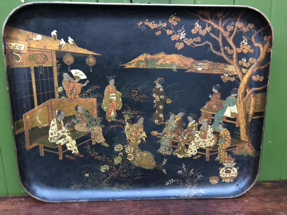 Decorative mid C19th Japanese papier-mâché rectangular tray of good large scale. View XI
