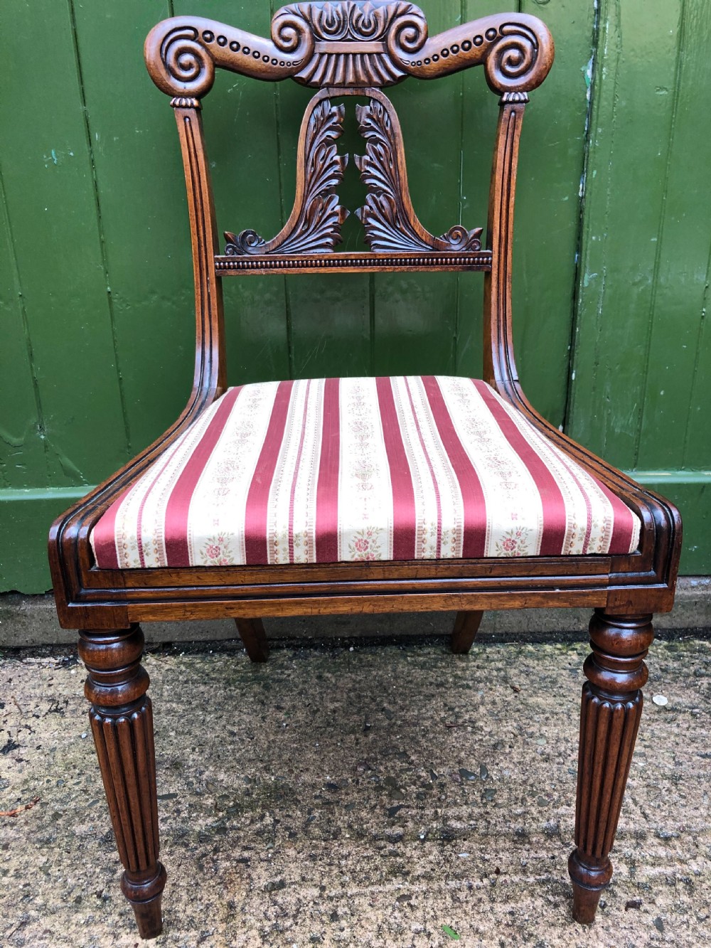 Set of 6 early C19th George IV period carved rosewood dining chairs in the manner of Gillows of Lancaster. View V