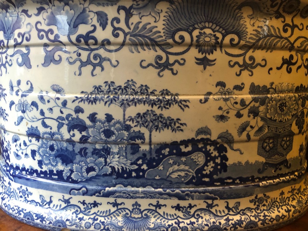 Early C19th Mintons blue-and-white transfer print pottery foot-bath . View V
