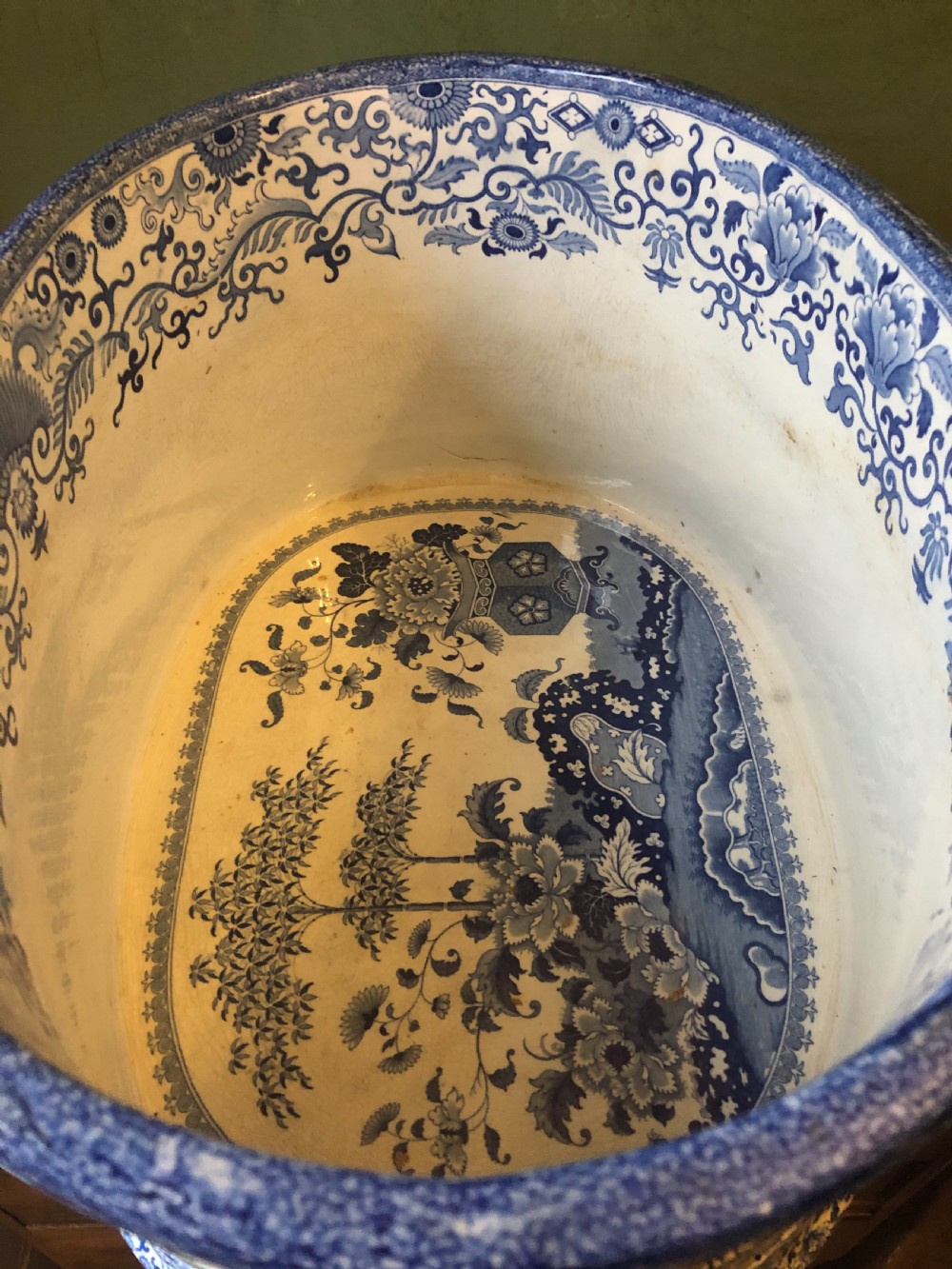 Early C19th Mintons blue-and-white transfer print pottery foot-bath . View XII