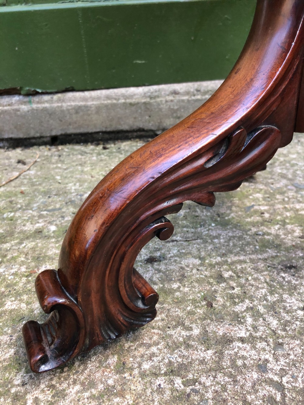 Mid C19th mahogany table with shaped top on carved tripod base in the manner of Gillows of Lancaster. View X