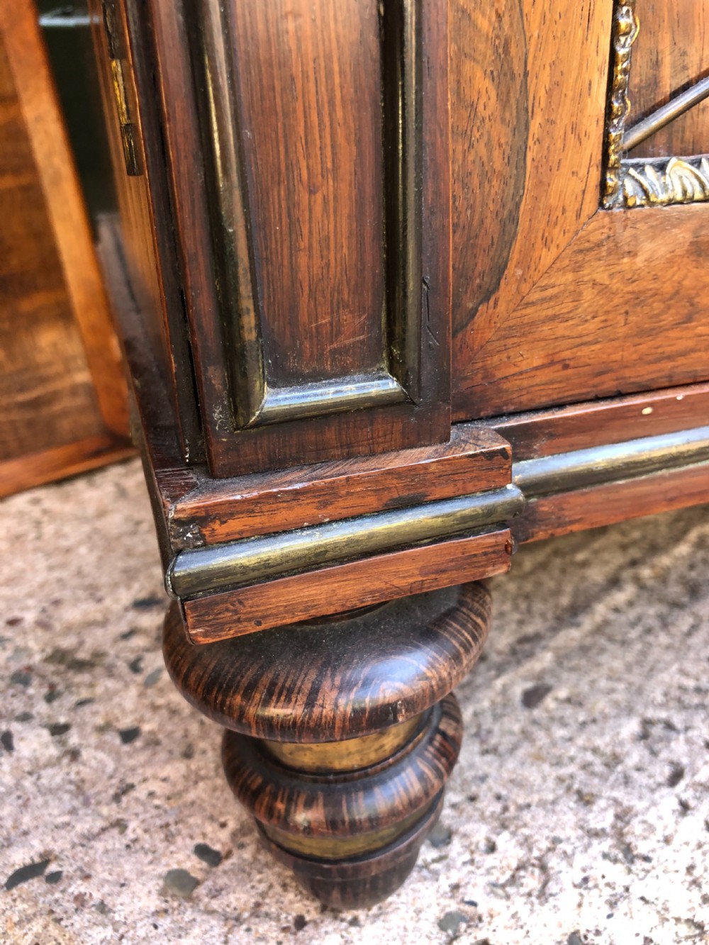 Fine quality early C19th Regency period rosewood and gilt brass-mounted chiffonier.
 View XXIX