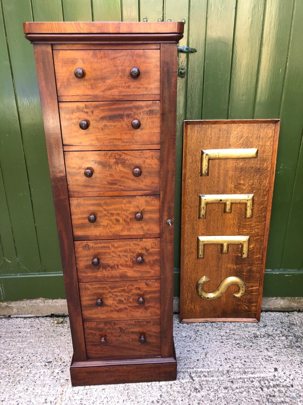 Early C19th Regency period mahogany seven-drawer ‘Wellington’ chest . View VII