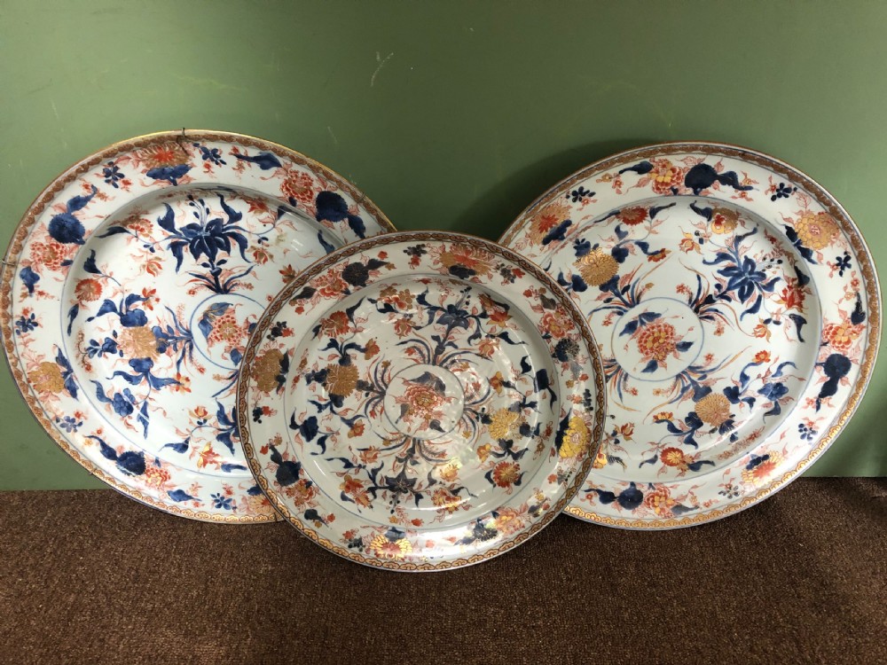 Trio of early C18th Chinese Qing Dynasty Imari pattern porcelain dished chargers ,Kangxi mark and period. View III