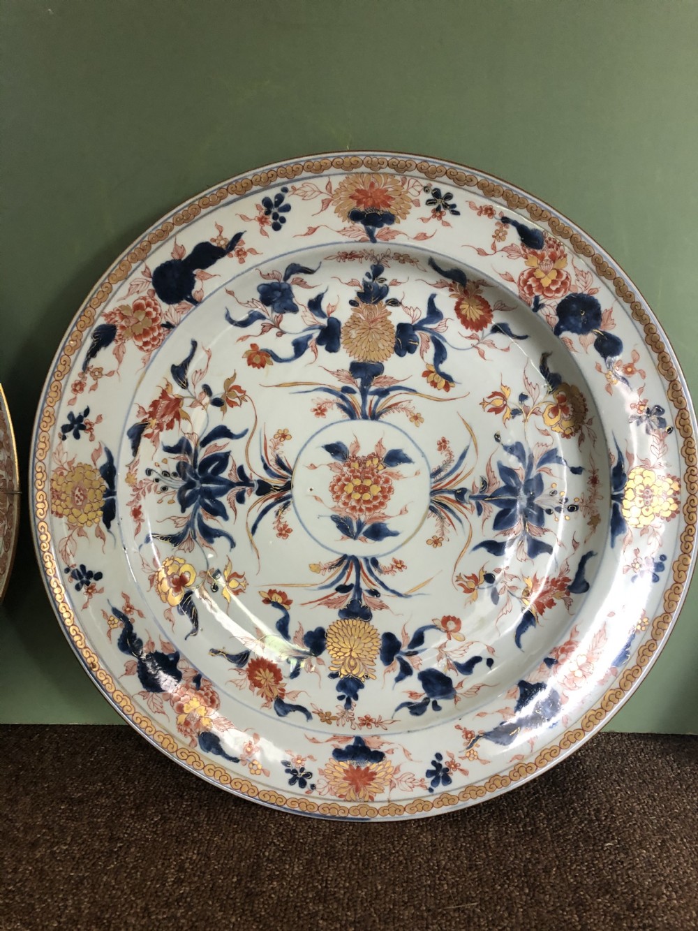 Trio of early C18th Chinese Qing Dynasty Imari pattern porcelain dished chargers ,Kangxi mark and period. View XXVI