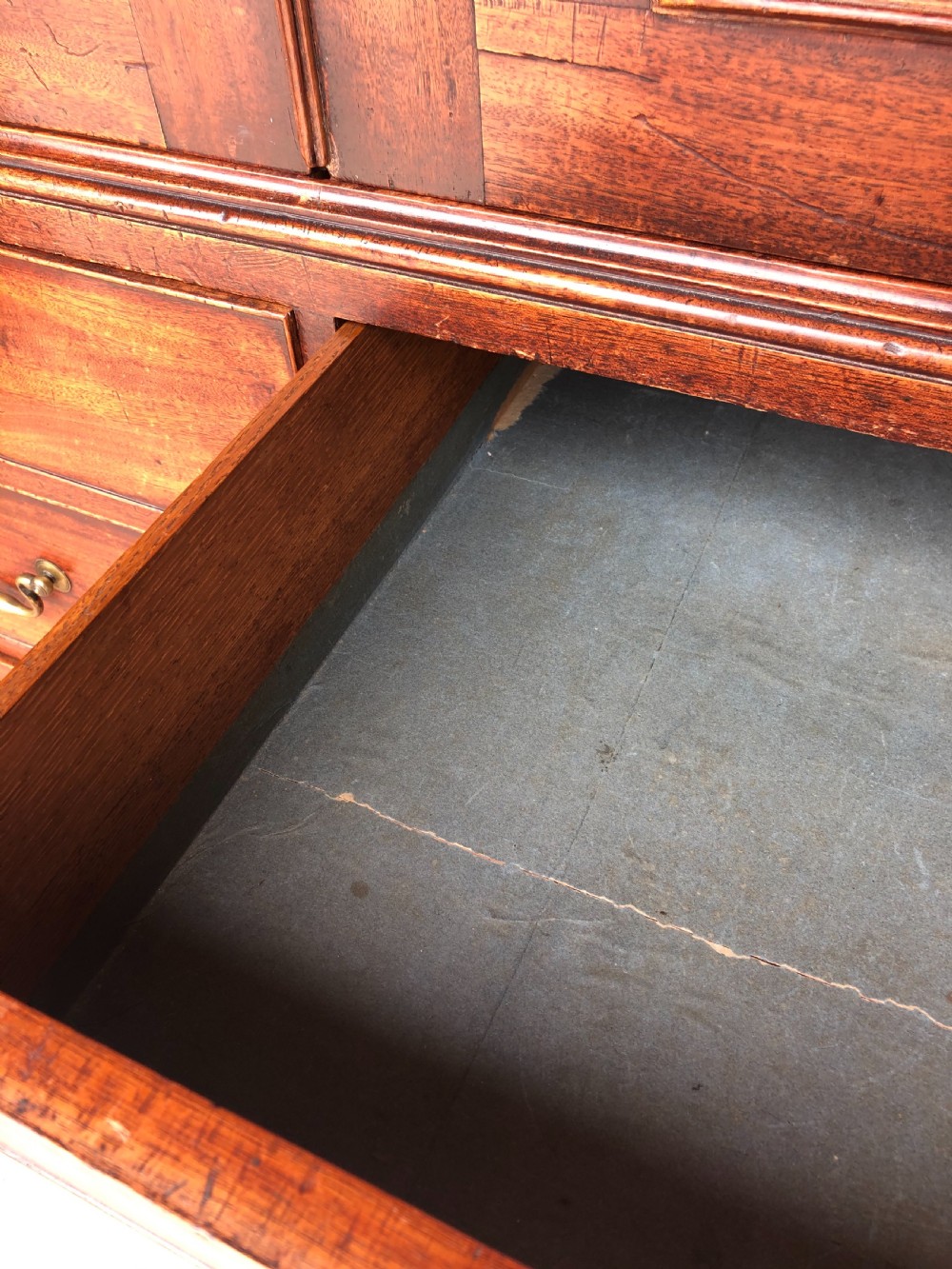 Late C18th George III period mahogany linen-press of small proportions. View VIII
