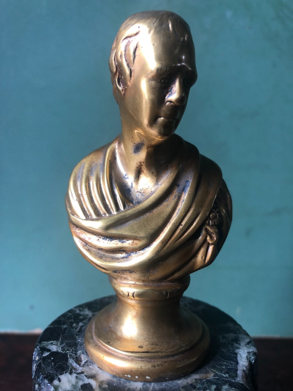 Pair of early C19th Regency period gilt bronze bust studies of Sir Walter Scott and Robert Burns on marble bases .  View IV