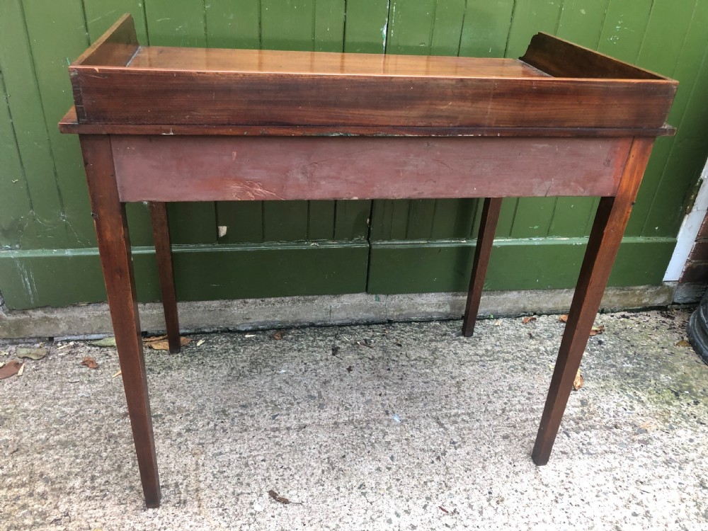 Elegant late C18th George III period mahogany dressing table of restrained design. View X