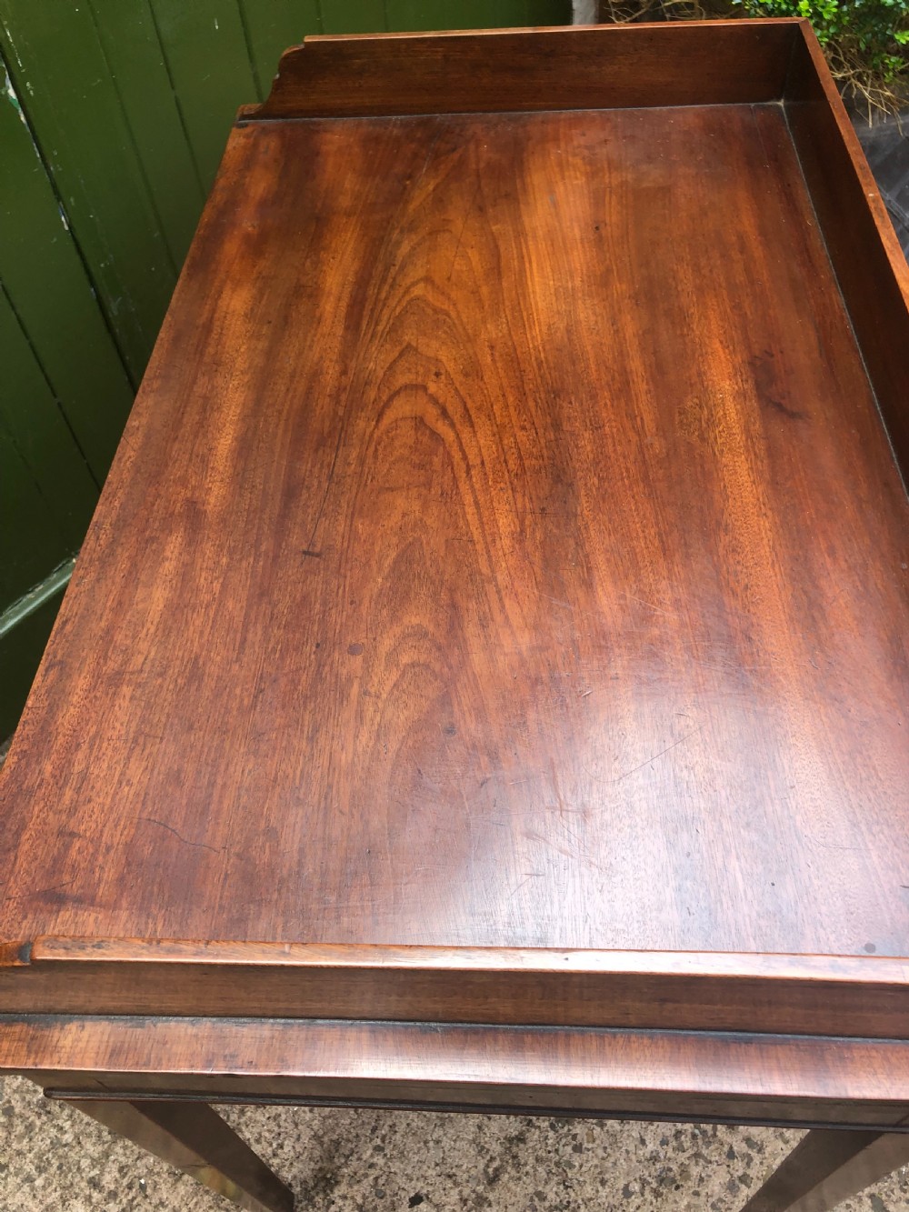 Elegant late C18th George III period mahogany dressing table of restrained design. View XIII