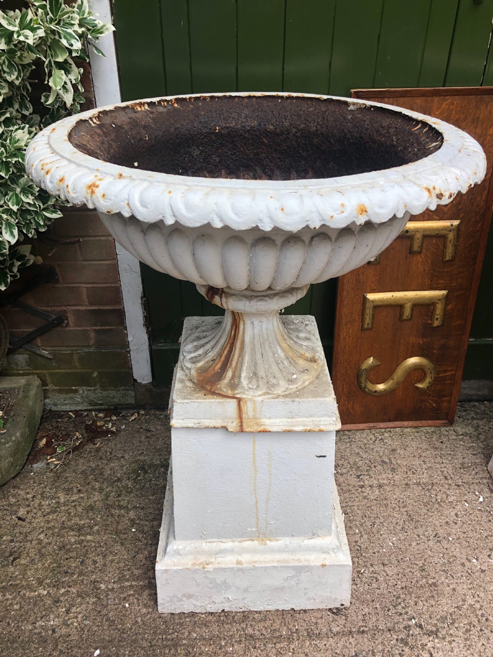 Pair of impressive early C19th cast-iron  terrace or garden vases of imposing scale. View VI