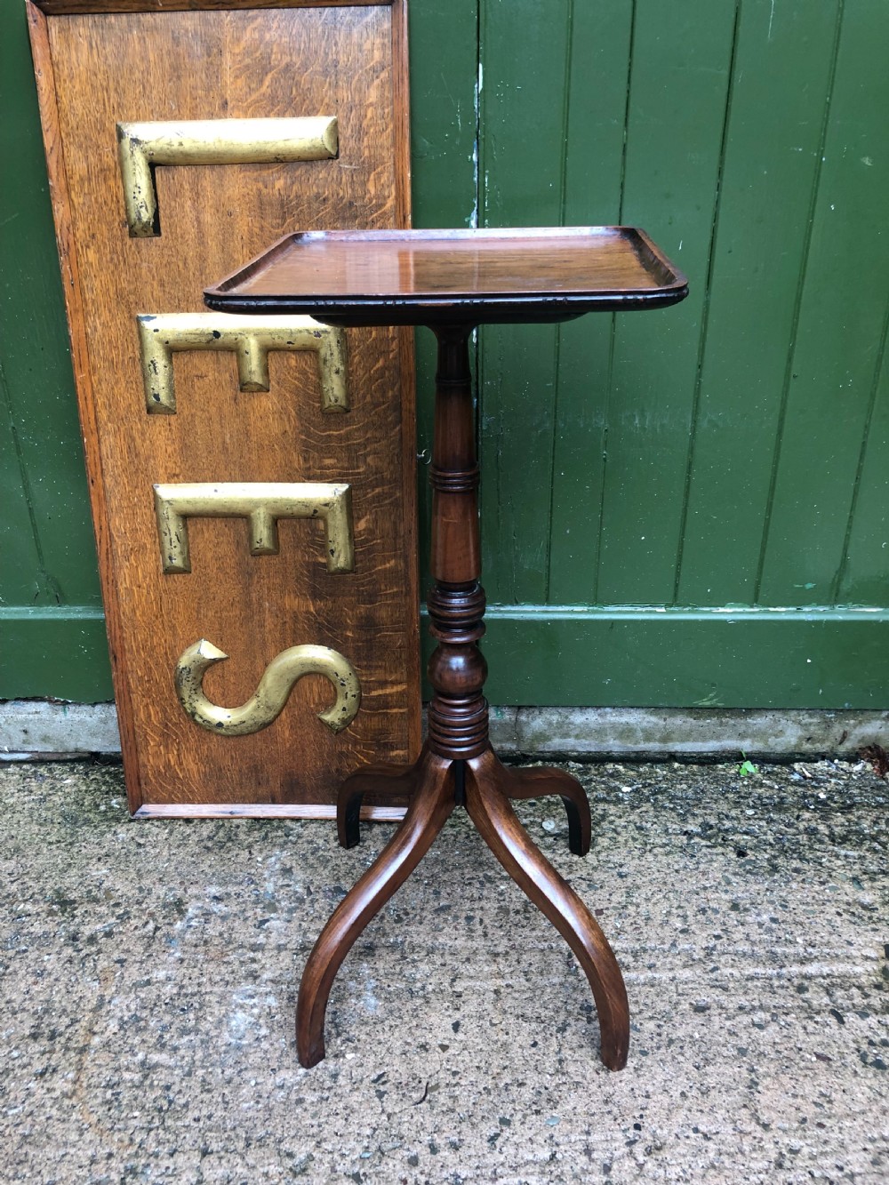 Early C19th George IV period mahogany lamp table or ‘flower stand’ . View III