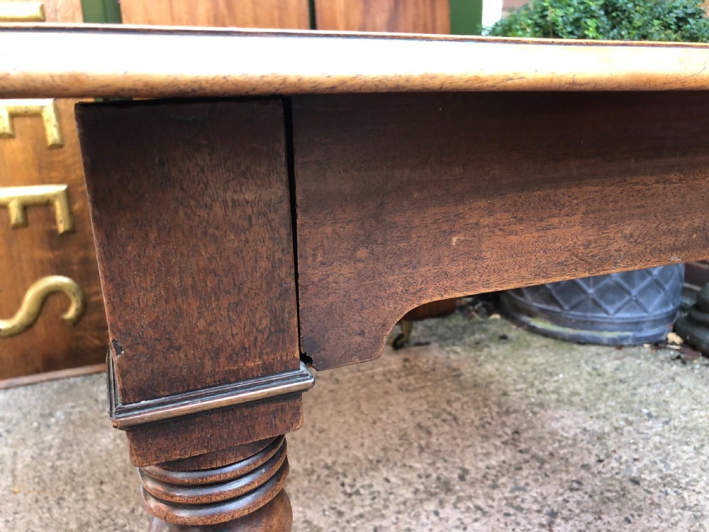 Elegant early C19th Regency period  mahogany extending dining table of unusual design and format. View XXIX