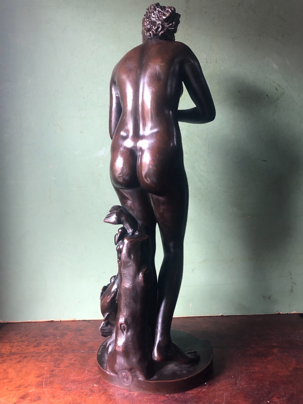 Late C19th French bronze reduction sculpture of the “Venus de Medici” by Ferdinand Barbedienne foundry. View III