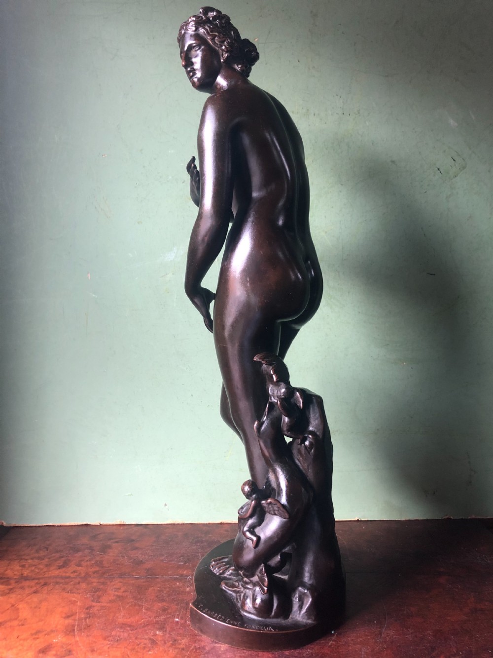 Late C19th French bronze reduction sculpture of the “Venus de Medici” by Ferdinand Barbedienne foundry. View V