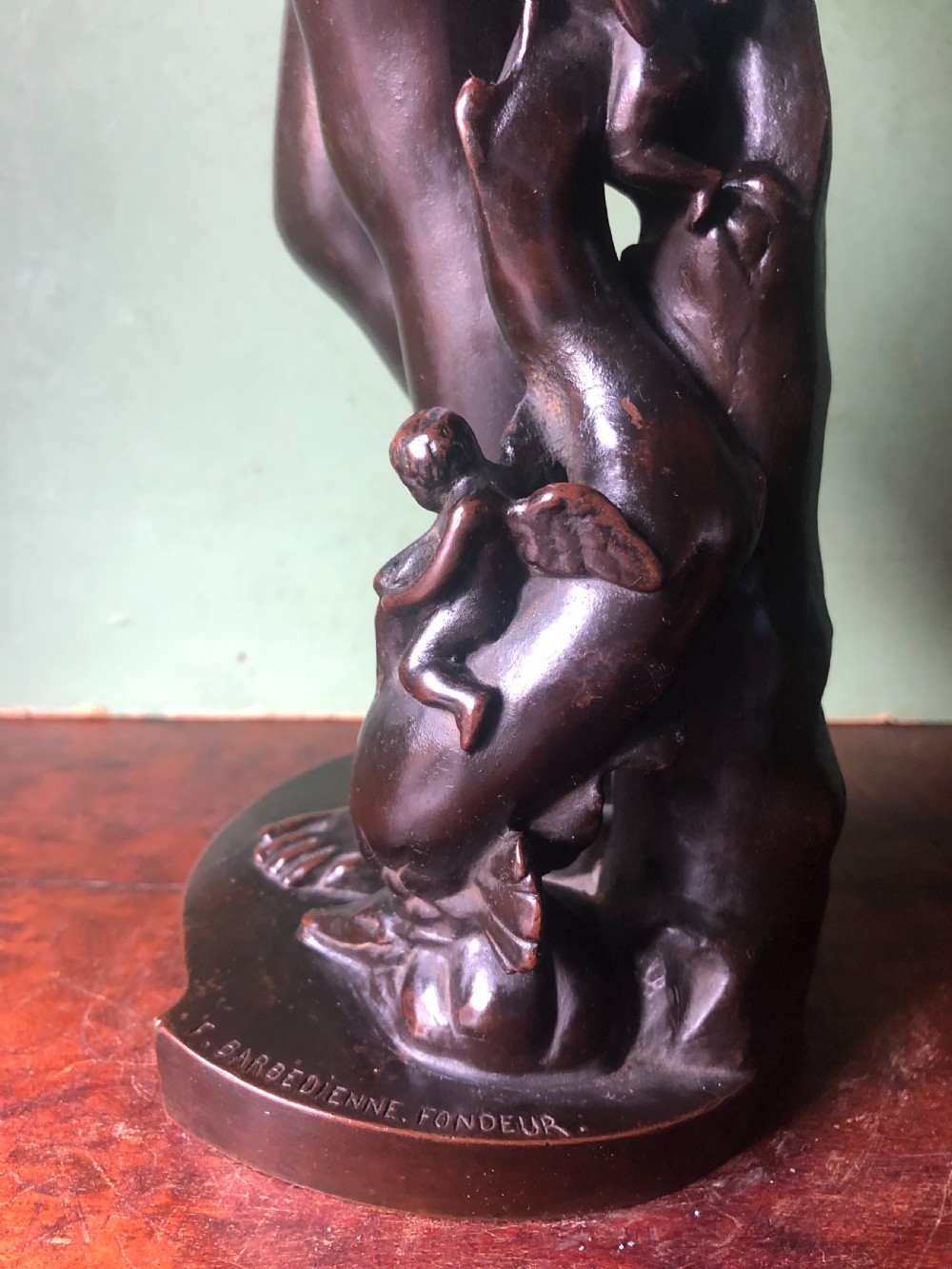 Late C19th French bronze reduction sculpture of the “Venus de Medici” by Ferdinand Barbedienne foundry. View XI