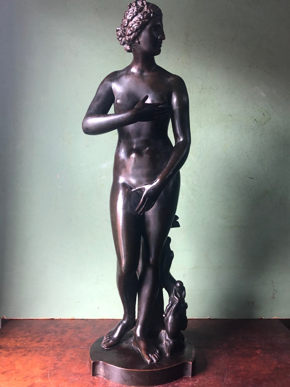 Late C19th French bronze reduction sculpture of the “Venus de Medici” by Ferdinand Barbedienne foundry. View XII
