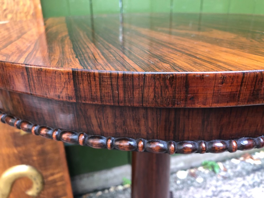 Fine quality early C19th George IV period rosewood circular lamp table .
 View V