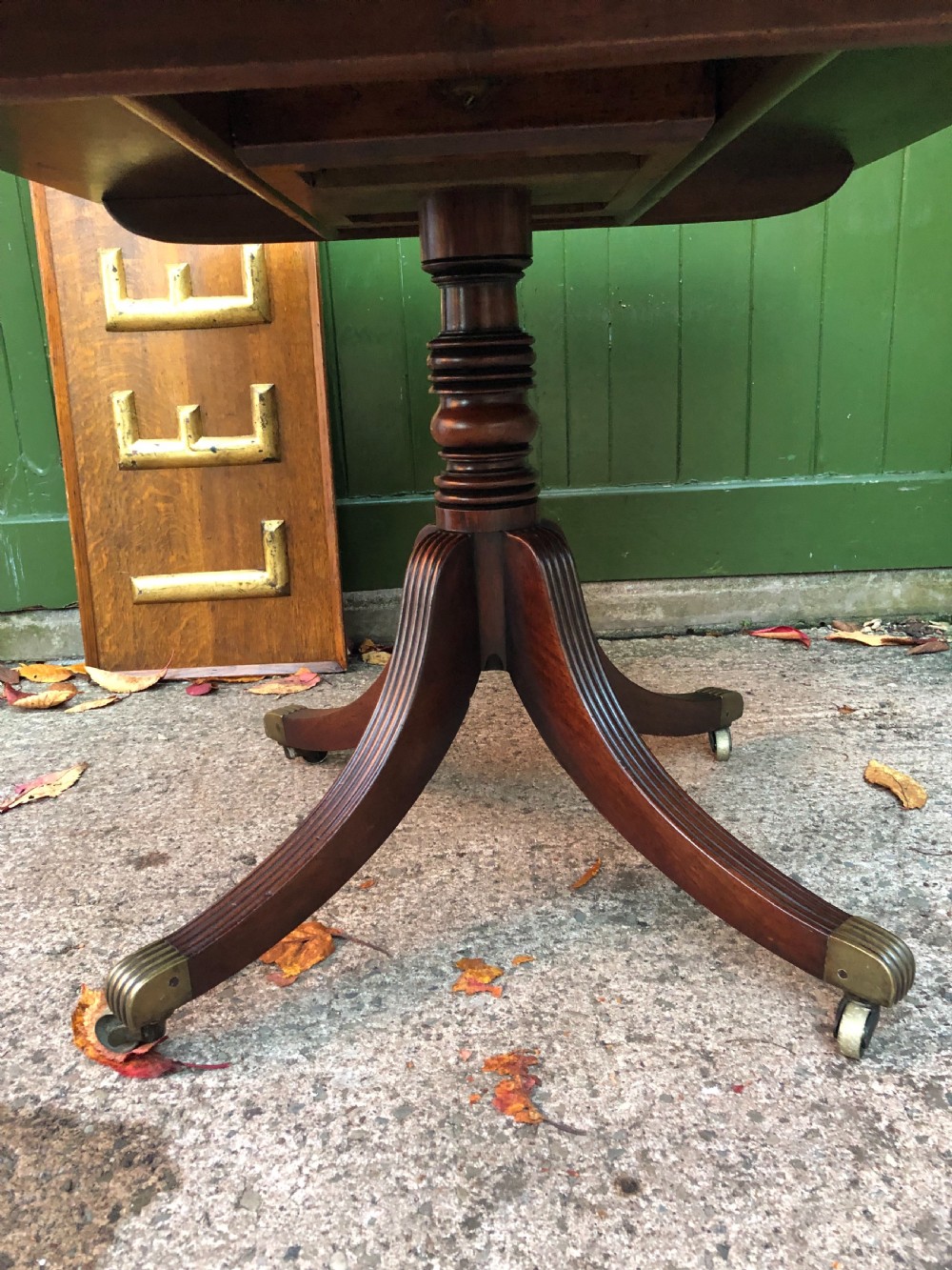 Elegant early C19th Regency period mahogany ‘tilt-top’ breakfast table . View III