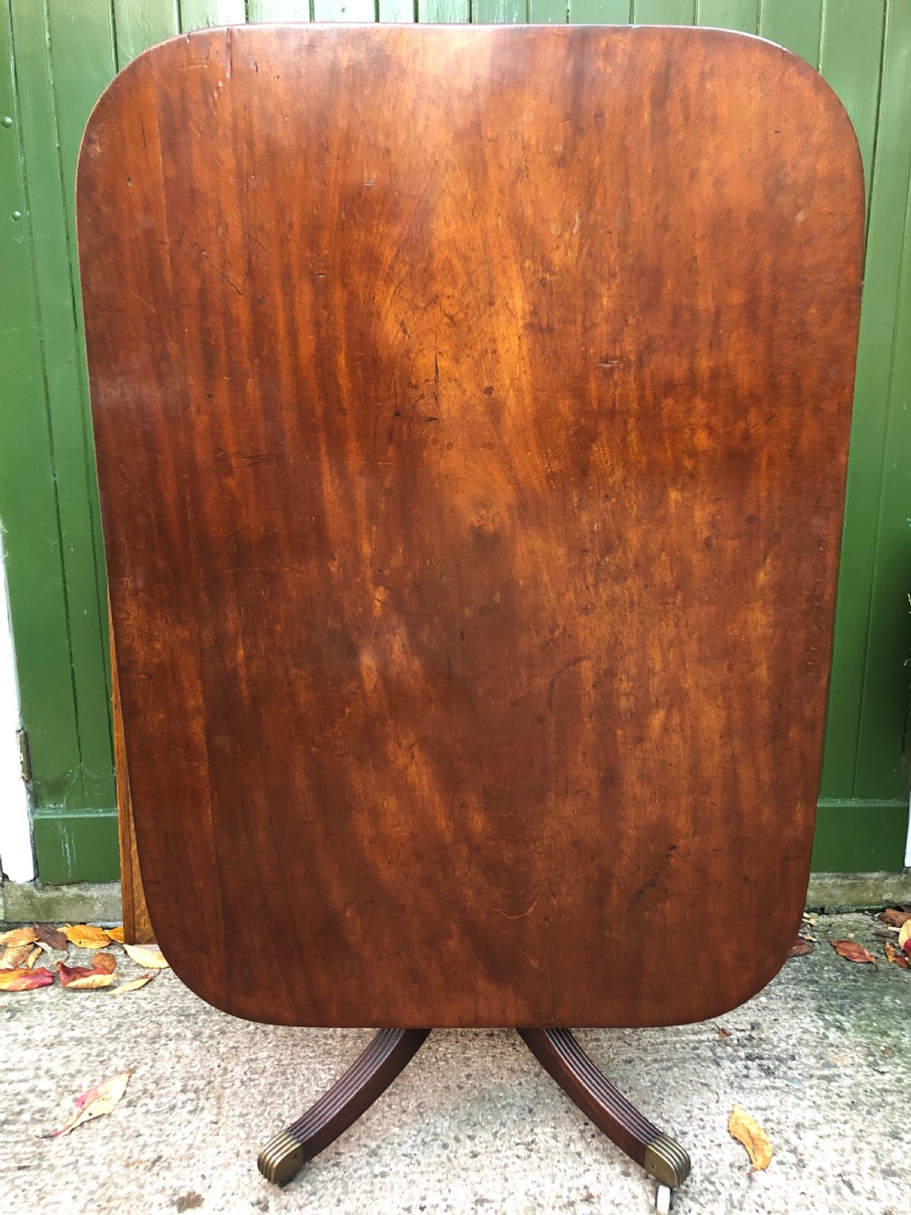 Elegant early C19th Regency period mahogany ‘tilt-top’ breakfast table . View IV