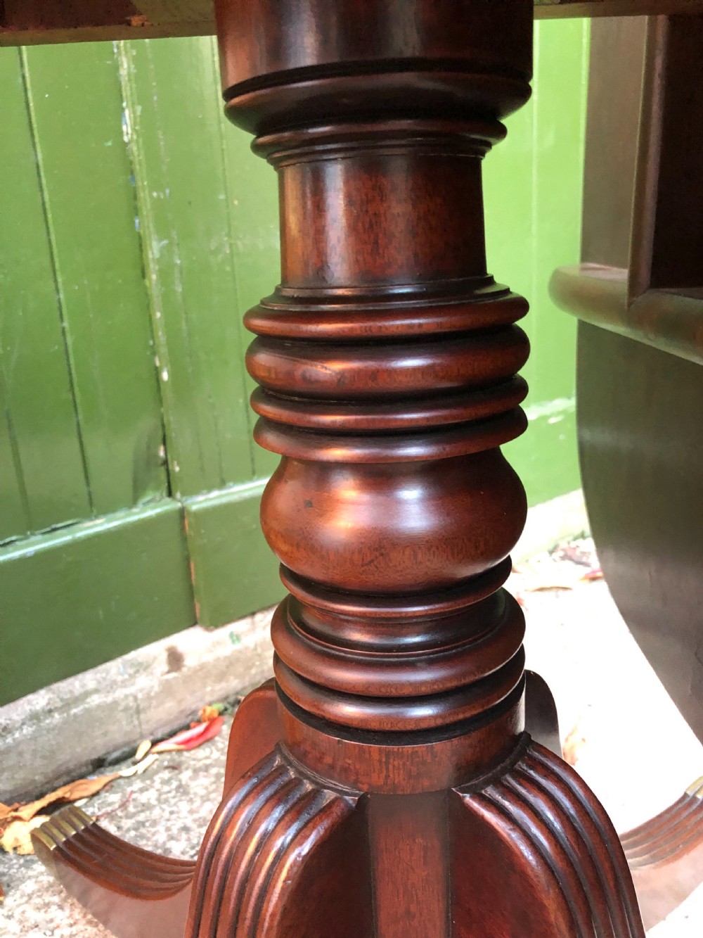 Elegant early C19th Regency period mahogany ‘tilt-top’ breakfast table . View VI