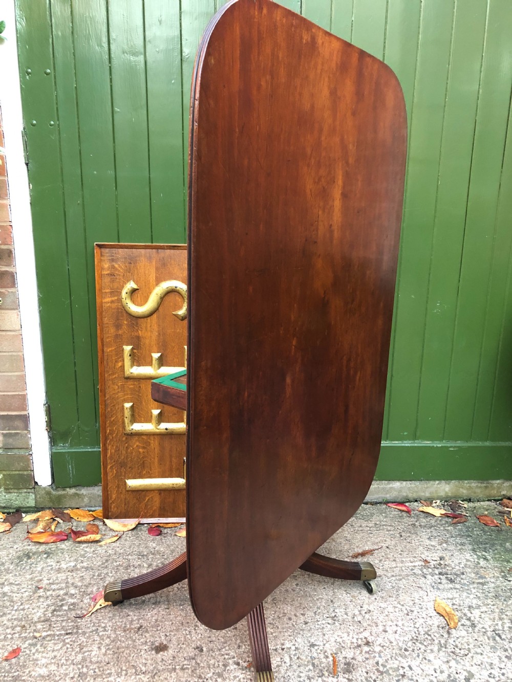 Elegant early C19th Regency period mahogany ‘tilt-top’ breakfast table . View VIII