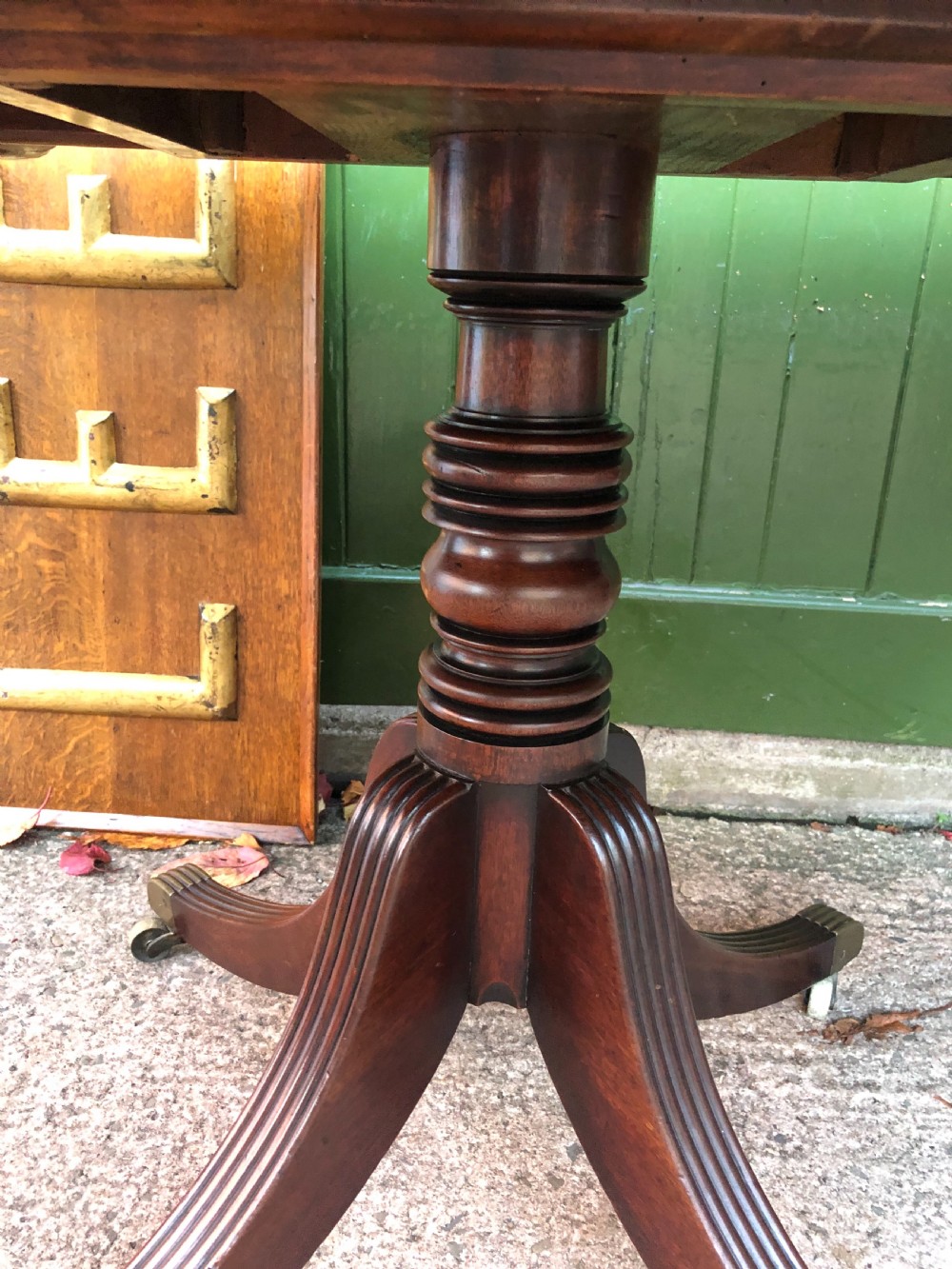 Elegant early C19th Regency period mahogany ‘tilt-top’ breakfast table . View X