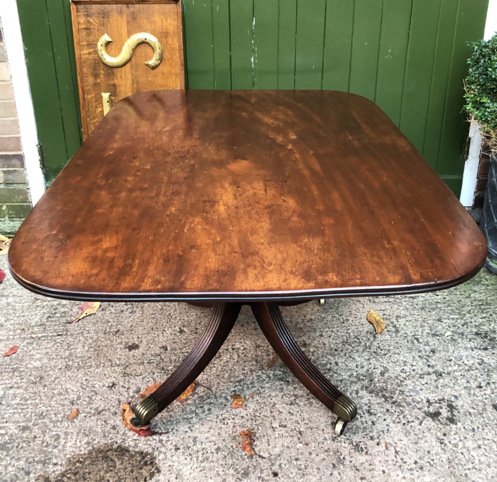 Elegant early C19th Regency period mahogany ‘tilt-top’ breakfast table . View II