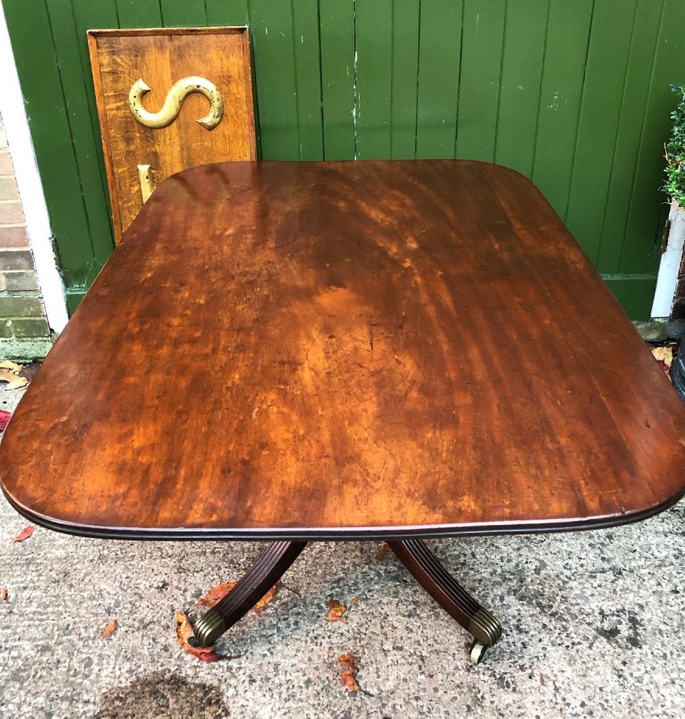 Elegant early C19th Regency period mahogany ‘tilt-top’ breakfast table .