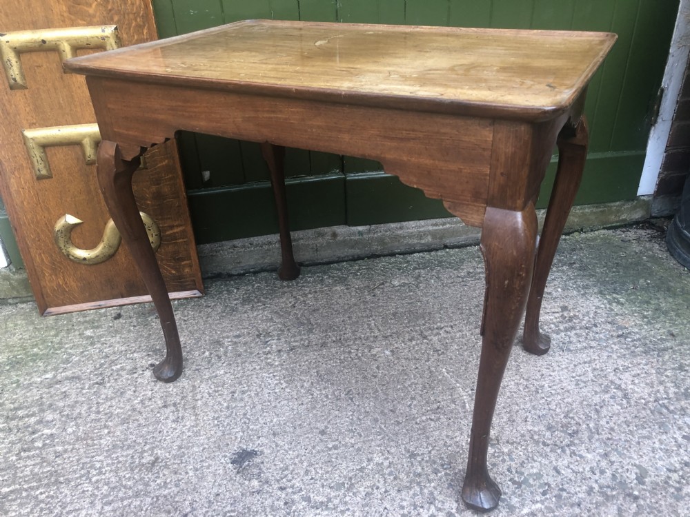 Mid C18th George II period Irish mahogany ‘silver’ table . View XI