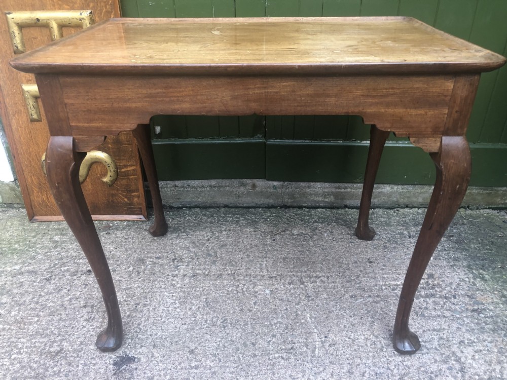 Mid C18th George II period Irish mahogany ‘silver’ table . View XII