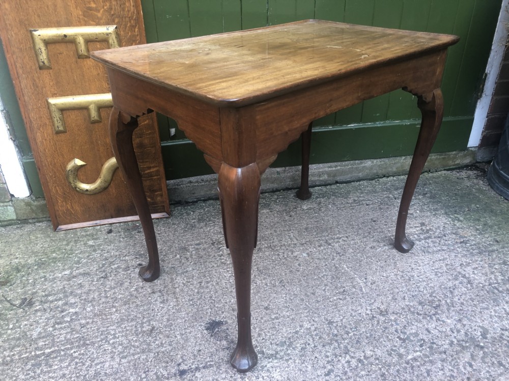 Mid C18th George II period Irish mahogany ‘silver’ table . View XV