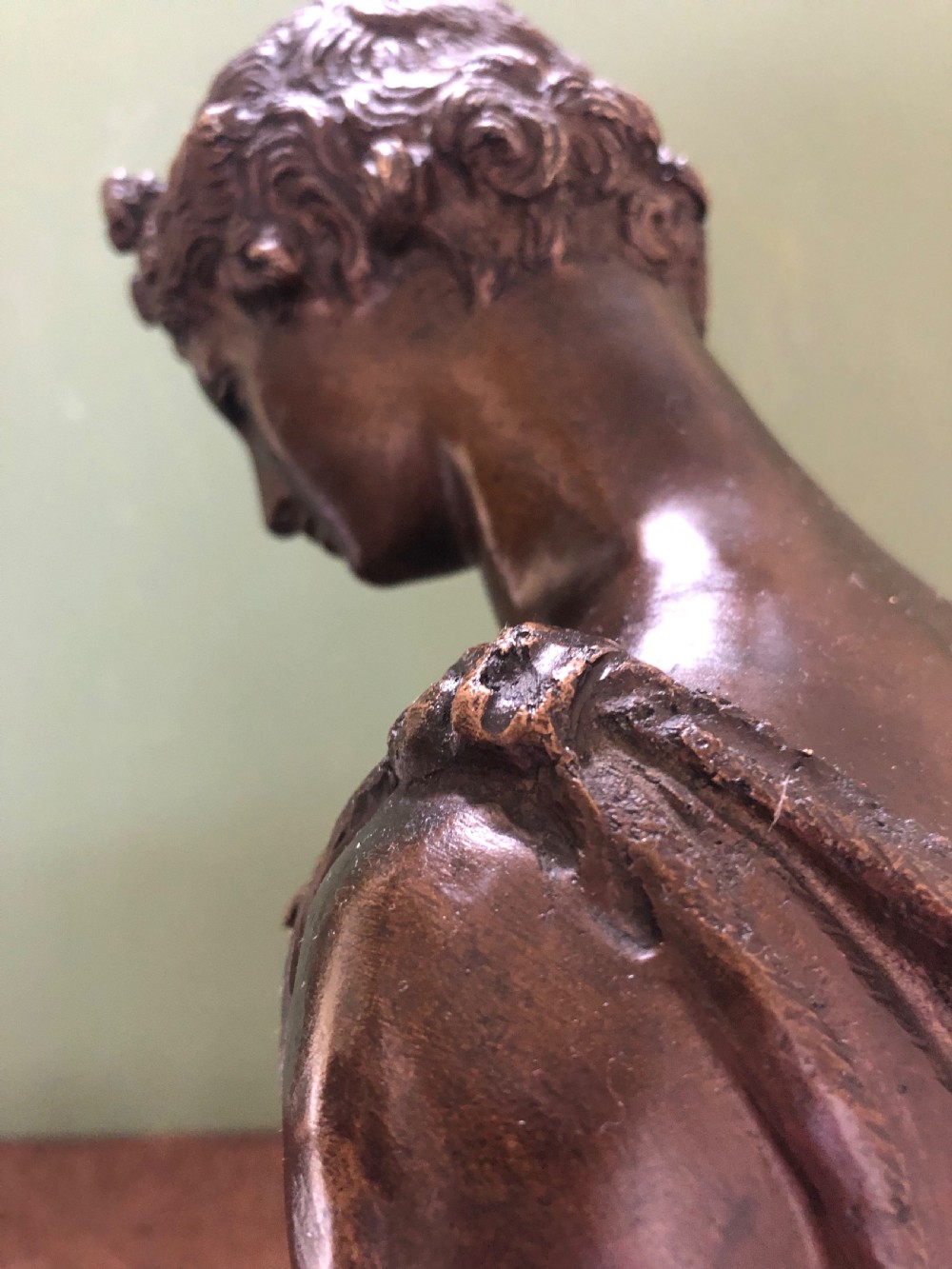 Large late C19th Italian Neapolitan ‘Grand Tour’ souvenir bronze sculpture of Dionysus, known as Narcissus, after the antique. View XIII