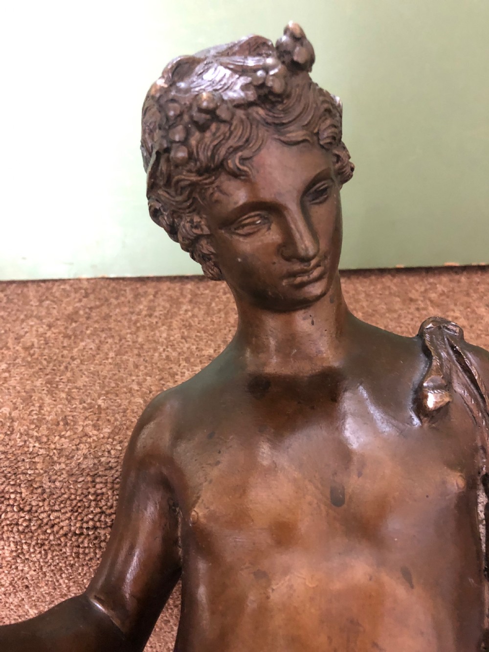 Large late C19th Italian Neapolitan ‘Grand Tour’ souvenir bronze sculpture of Dionysus, known as Narcissus, after the antique. View XV