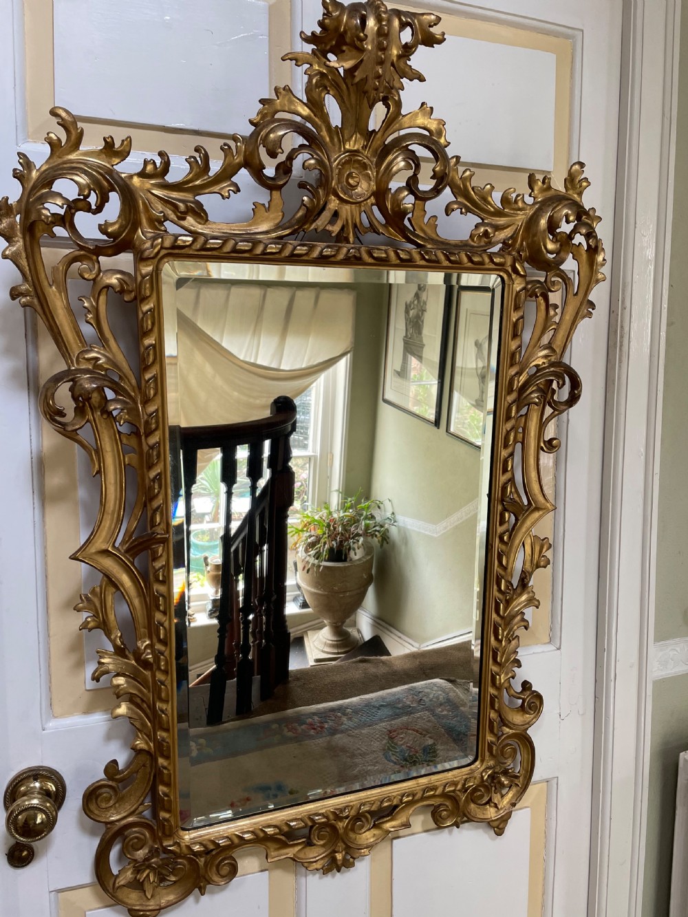 Fine quality late C19th Italian carved gilt-wood Venetian-style mirror. View II