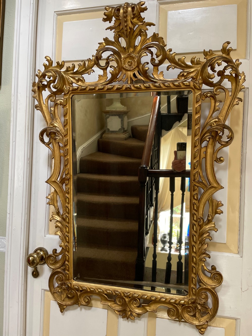 Fine quality late C19th Italian carved gilt-wood Venetian-style mirror. View IX