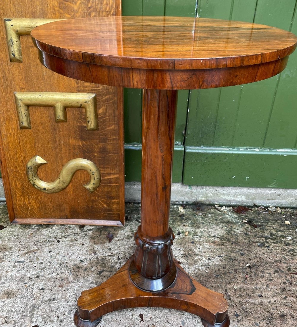 Early C19th William IV period circular rosewood lamp or occasional table. 