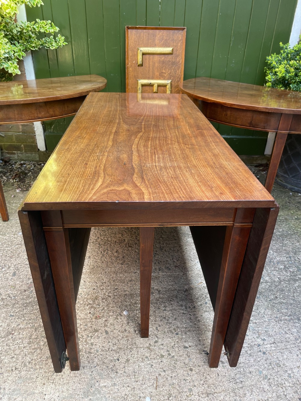 Late C18th George III period mahogany d-end dining table of highly versatile format. View XIII
