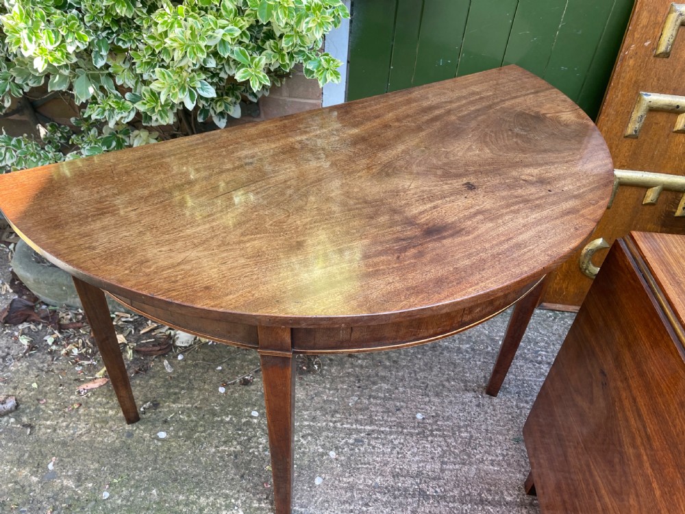 Late C18th George III period mahogany d-end dining table of highly versatile format. View XVI