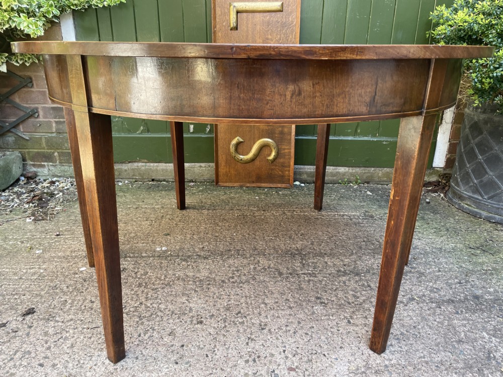 Late C18th George III period mahogany d-end dining table of highly versatile format. View XXI