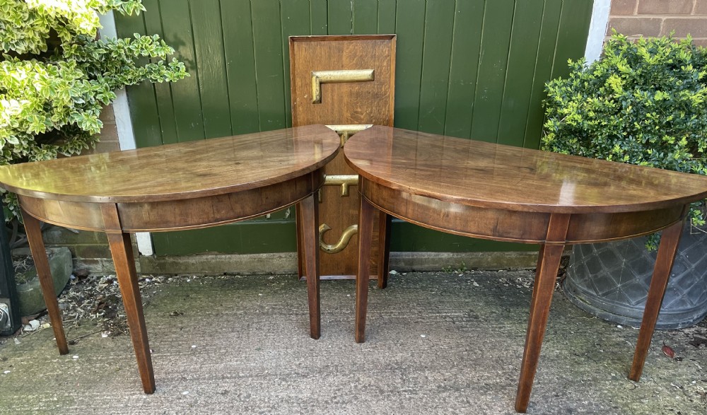Late C18th George III period mahogany d-end dining table of highly versatile format. View XVII
