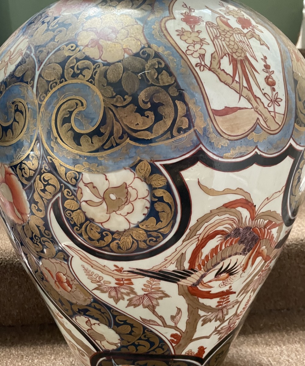 Exceptional quality  large-scale C19th French ‘Japanese Imari pattern’ porcelain vase and cover by Samson of Paris .  View VIII