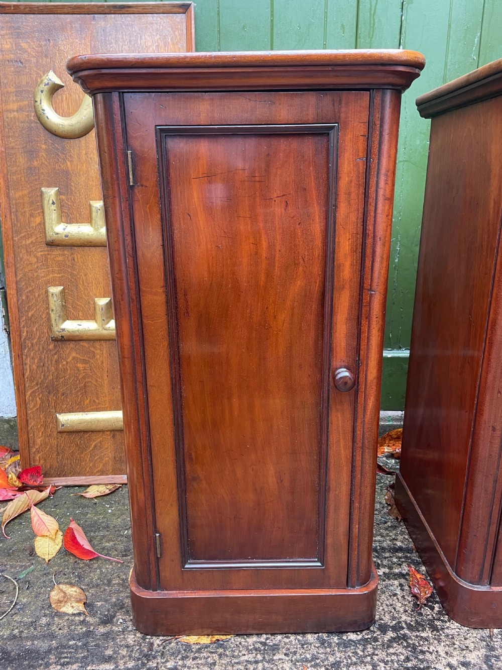 Pair of high quality mid C19th mahogany bedside pedestal cupboards. View IV
