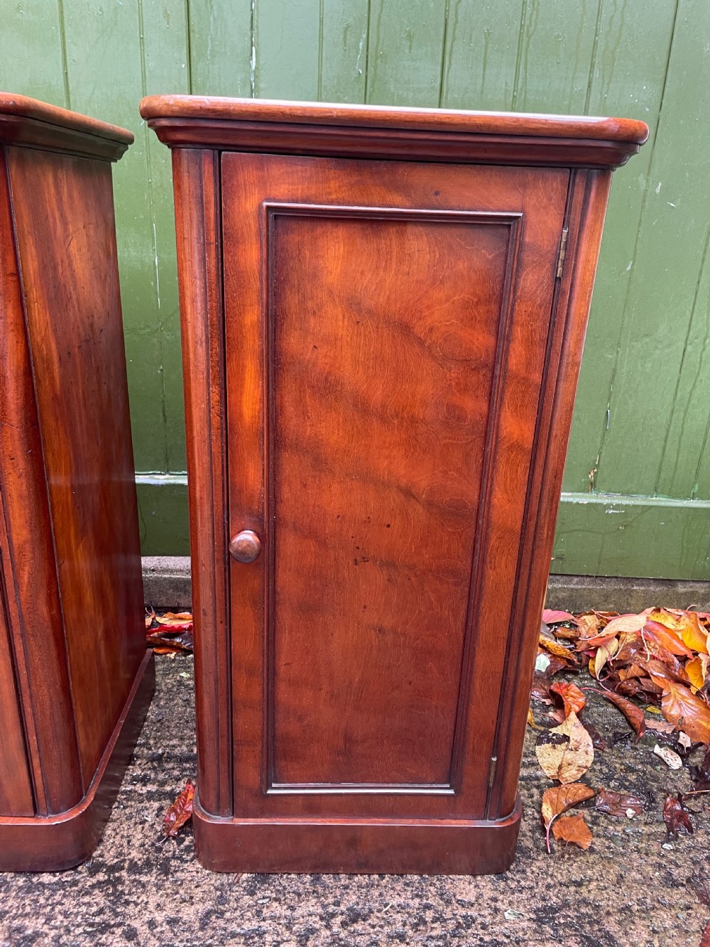 Pair of high quality mid C19th mahogany bedside pedestal cupboards. View VI
