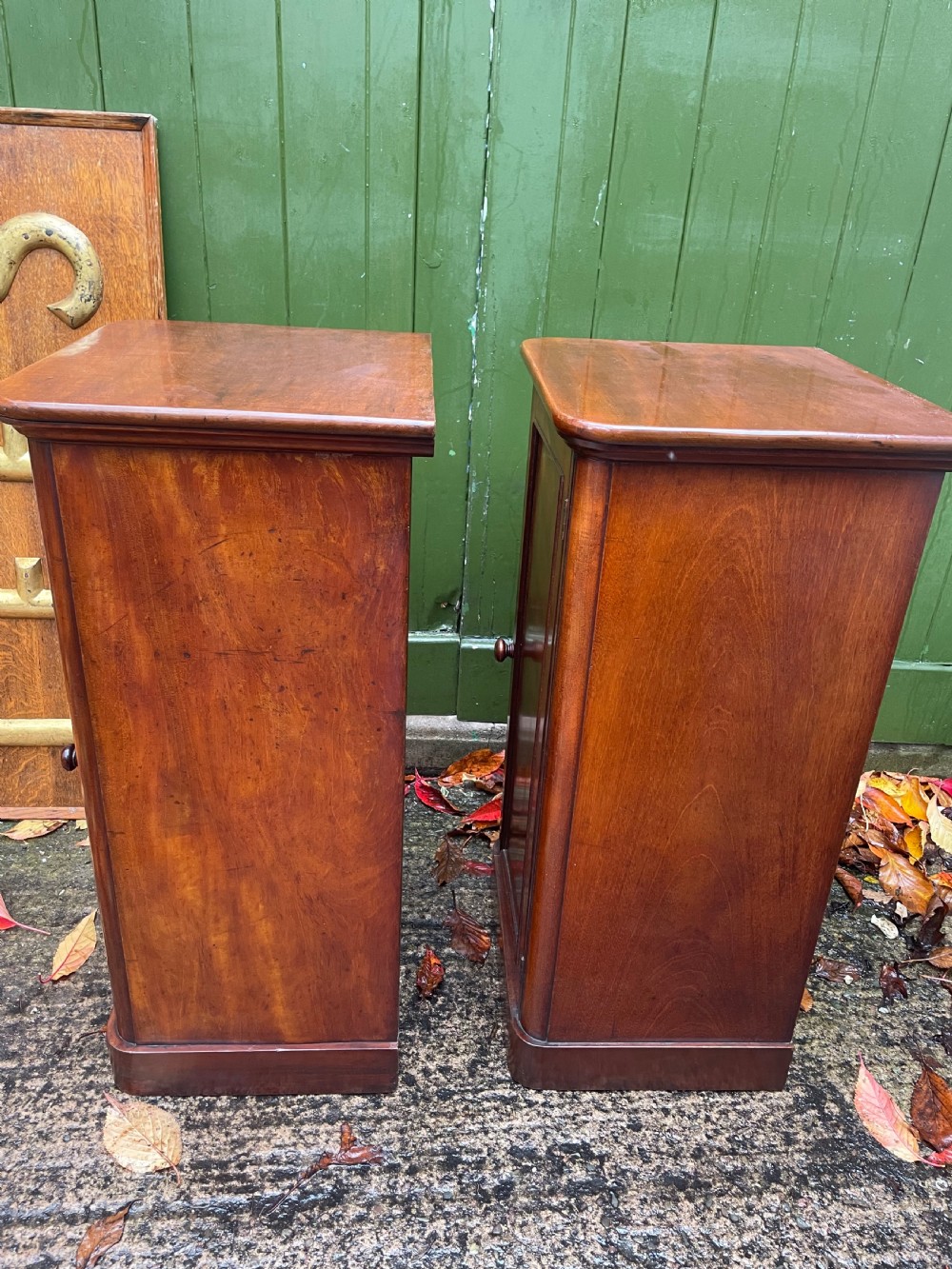 Pair of high quality mid C19th mahogany bedside pedestal cupboards. View IX