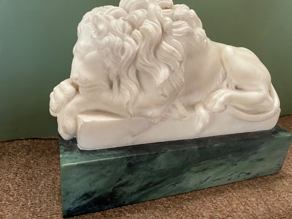 Magnificent pair of early C19th Italian ‘Grand Tour’ souvenir carved white statuary marble lions after Antonio Canova . View V