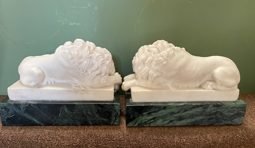 Magnificent pair of early C19th Italian ‘Grand Tour’ souvenir carved white statuary marble lions after Antonio Canova . View VII