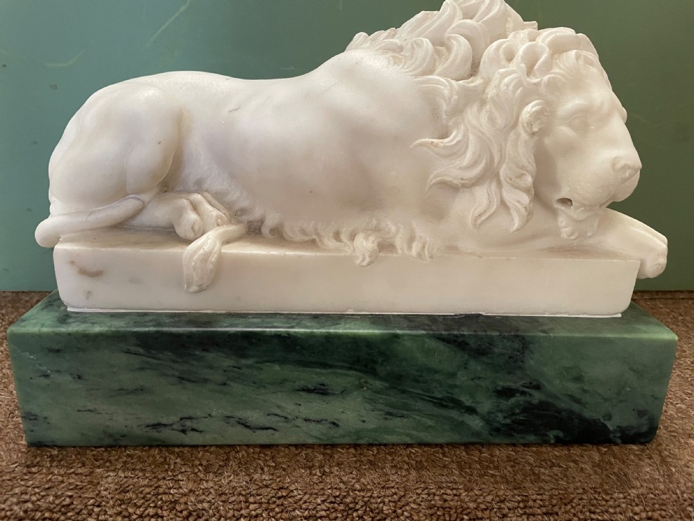 Magnificent pair of early C19th Italian ‘Grand Tour’ souvenir carved white statuary marble lions after Antonio Canova . View IX
